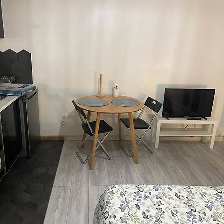 Studio One Proche Ligne 14 Kremlin Bicetre Arcueil Exterior foto